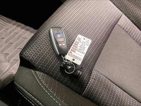 Used 2025 Subaru Outback Premium image 11