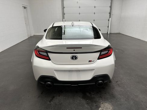 Used 2023 Toyota GR86 Premium w/ ALL Weather Mat Package (TMS) RWD image 10