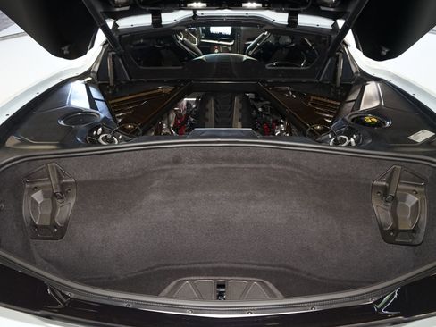 Used 2021 Chevrolet Corvette Stingray Premium Cpe w/ Z51 Performance Package image 30