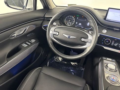 Used 2023 Genesis GV70 2.5T w/ Advanced Package AWD/4WD image 29