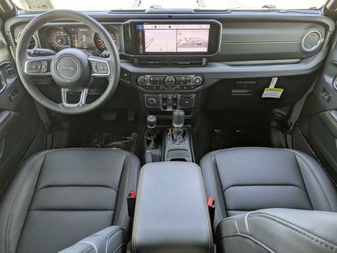New 2026 Jeep Wrangler Unlimited Sahara AWD/4WD image 15