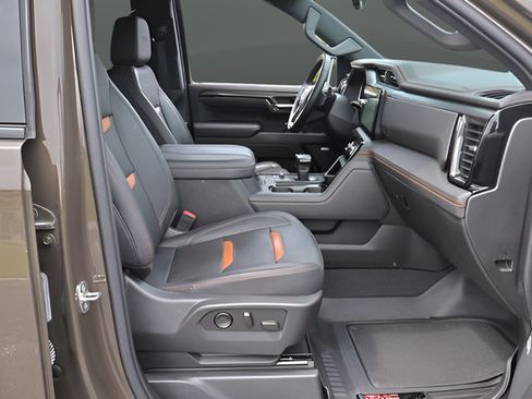 Used 2023 GMC Sierra 1500 AT4 w/ Technology Package AWD/4WD image 26