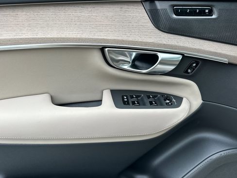 New 2026 Volvo XC90 T8 Plus image 9