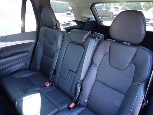 Certified 2025 Volvo XC90 B6 Ultra image 26