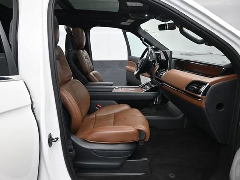 Certified 2023 Lincoln Navigator Reserve AWD/4WD image 32