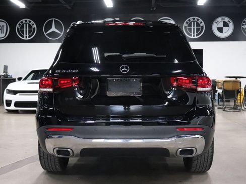 Used 2020 Mercedes-Benz GLB 250 image 4