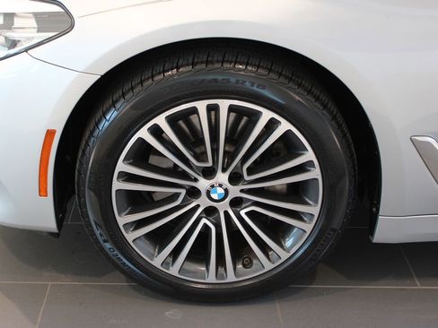 Used 2018 BMW 530i xDrive AWD/4WD image 29