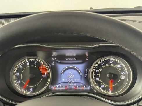 Used 2021 Jeep Cherokee Latitude Lux w/ Comfort/Convenience Group FWD image 16