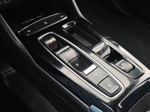 Used 2022 Chevrolet Bolt EUV LT w/ Convenience Package image 23