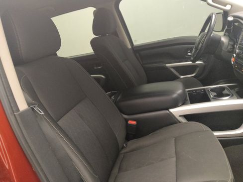 Used 2017 Nissan Titan SV RWD image 21