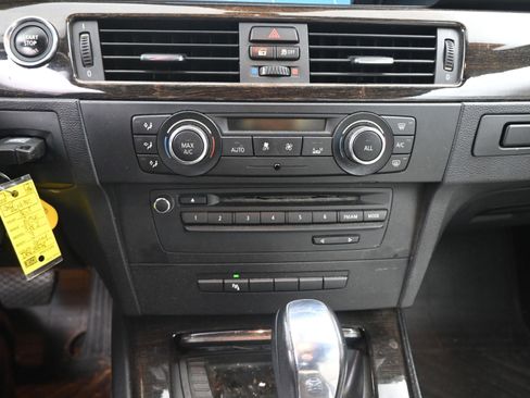 Used 2013 BMW 328i Convertible RWD image 30