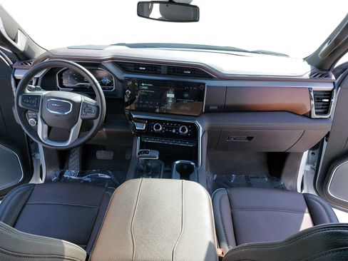 Used 2023 GMC Sierra 1500 Denali image 9