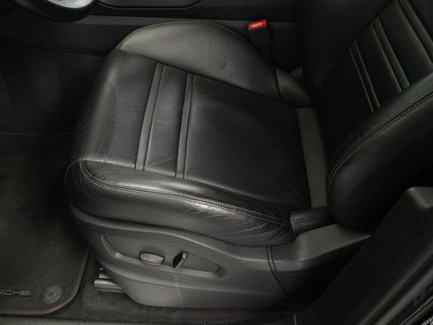 Used 2023 Porsche Cayenne Platinum Edition image 31