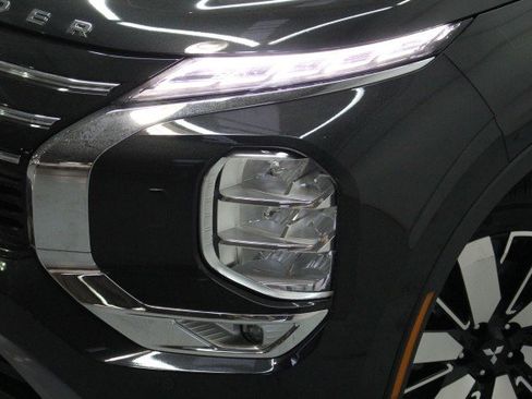 New 2026 Mitsubishi Outlander SE AWD/4WD image 2