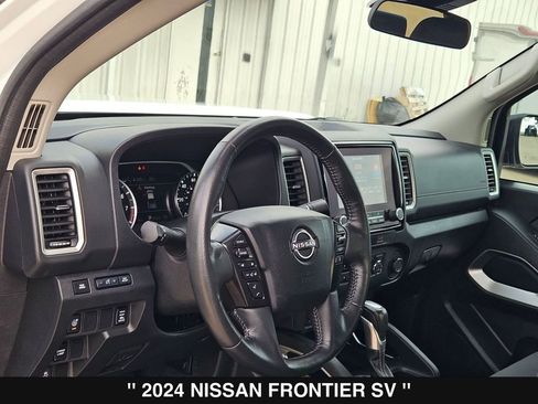 Used 2024 Nissan Frontier SV w/ SV Convenience Package RWD image 14