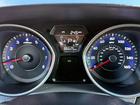 Used 2015 Hyundai Elantra SE image 17