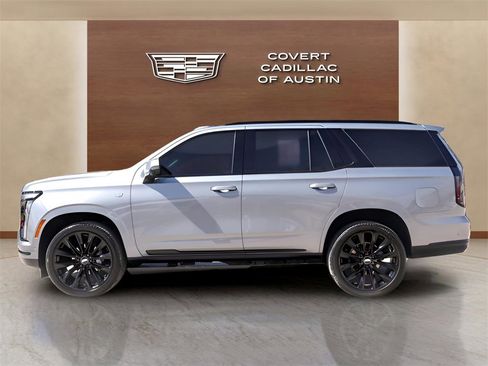 Used 2025 Cadillac Escalade Sport Platinum w/ LPO, ONYX Package image 2