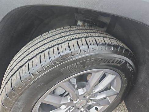 Used 2024 GMC Terrain SLT w/ LPO, Floor Liner Package AWD/4WD image 27