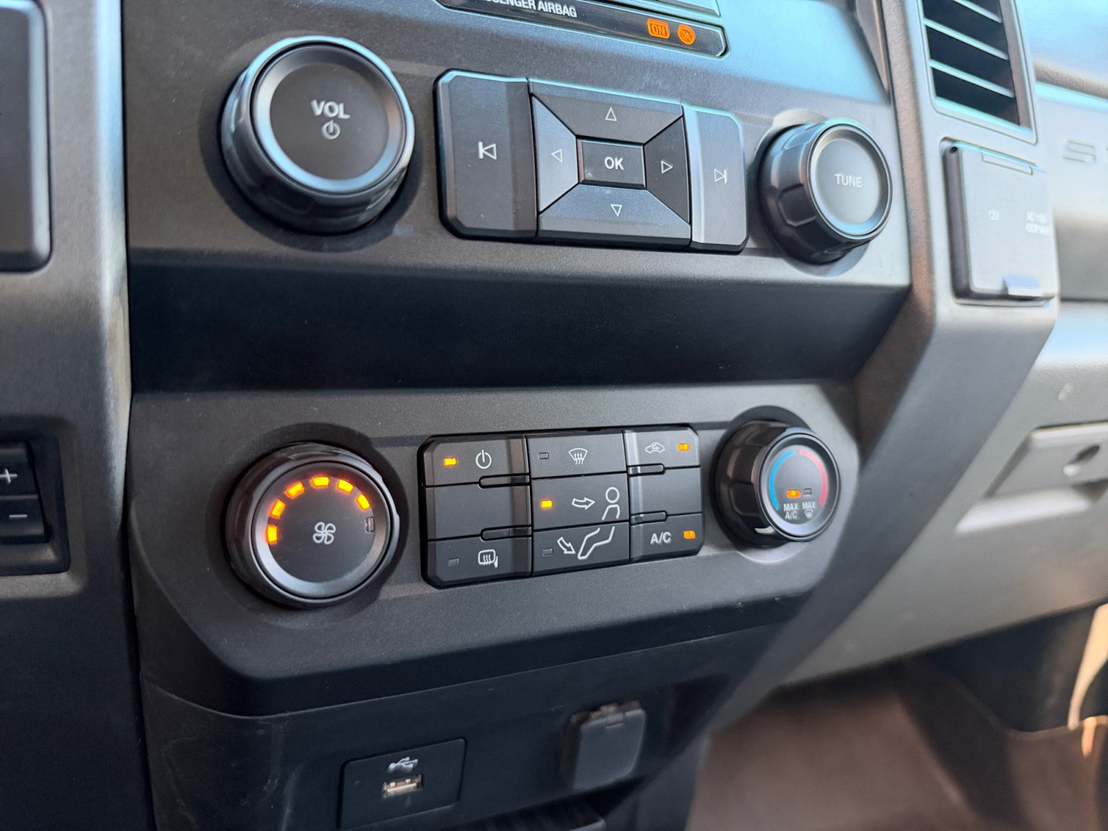 Used 2021 Ford F250 XL w/ Power Equipment Group AWD/4WD image 27