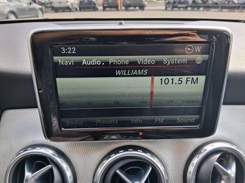 Used 2015 Mercedes-Benz GLA 250 4MATIC w/ Multimedia Package image 17