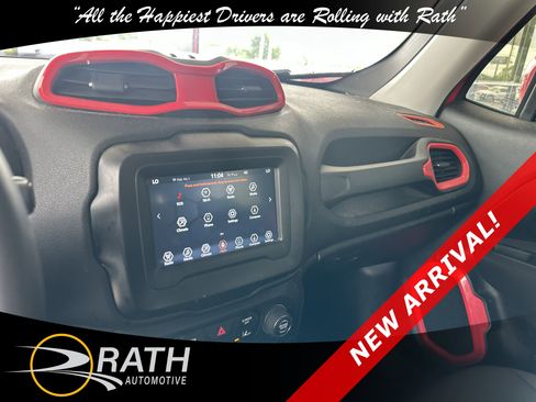 Used 2021 Jeep Renegade Latitude AWD/4WD image 14