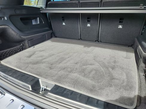 Used 2026 Mercedes-Benz GLB 250 4MATIC image 31