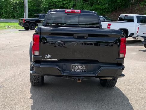 Used 2024 Chevrolet Colorado Trail Boss w/ Technology Package AWD/4WD image 3