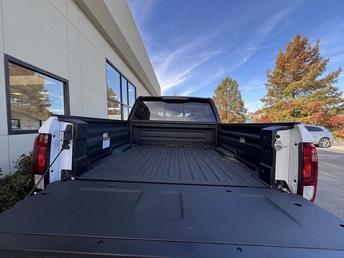 Used 2025 Honda Ridgeline Black Edition image 24