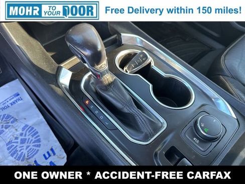 Used 2021 Chevrolet Traverse LT image 18