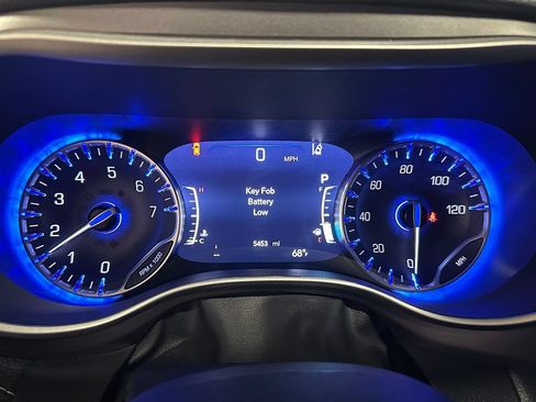 Used 2022 Chrysler Pacifica Touring-L FWD image 29