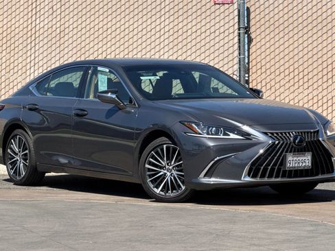 Certified 2025 Lexus ES 350 w/ Premium Package FWD image 2
