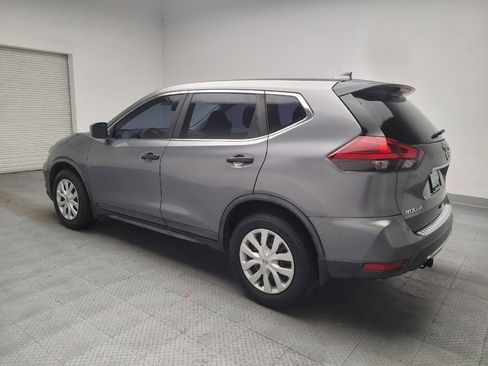 Used 2018 Nissan Rogue S FWD image 3
