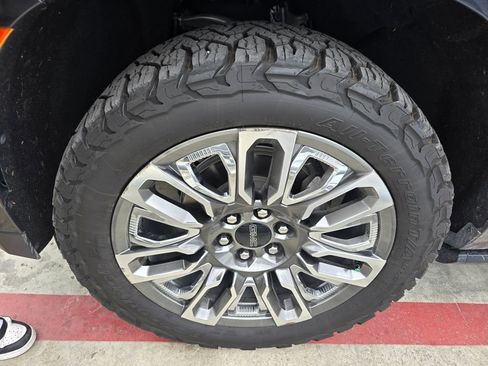 Used 2023 GMC Yukon Denali Ultimate image 25