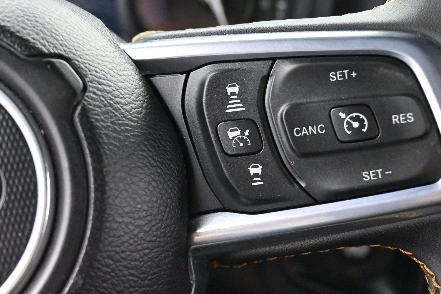 Used 2024 Jeep Wrangler Unlimited Sahara w/ Technology Group AWD/4WD image 19