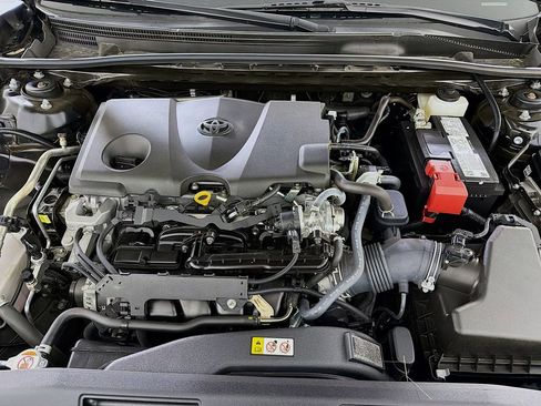 Used 2024 Toyota Camry SE image 31