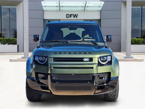 New 2026 Land Rover Defender 110 X-Dynamic SE image 2