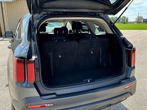 Used 2022 Kia Sorento LX image 19