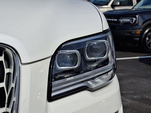 Used 2023 Lincoln Navigator L Reserve image 9