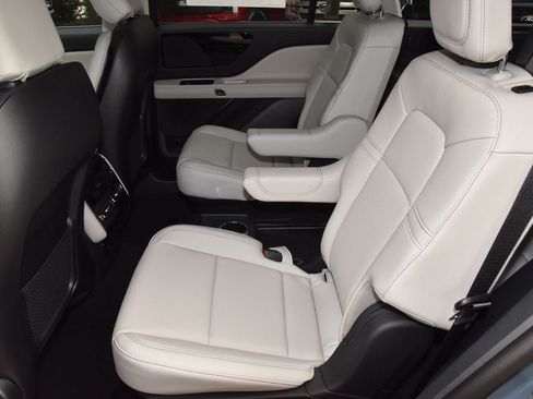 New 2026 Lincoln Aviator 2WD image 14