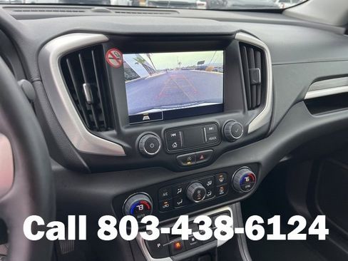 Used 2024 GMC Terrain SLT image 24