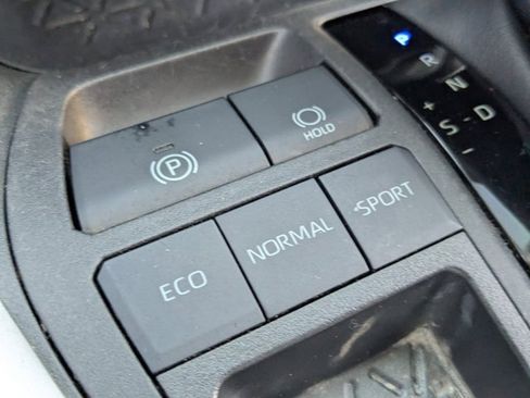 Used 2022 Toyota RAV4 XLE image 29