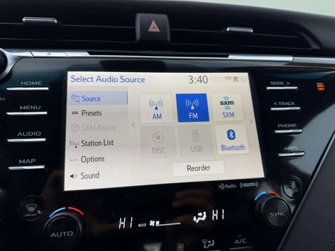 Used 2020 Toyota Camry XLE w/ Carpet Mat Package image 33