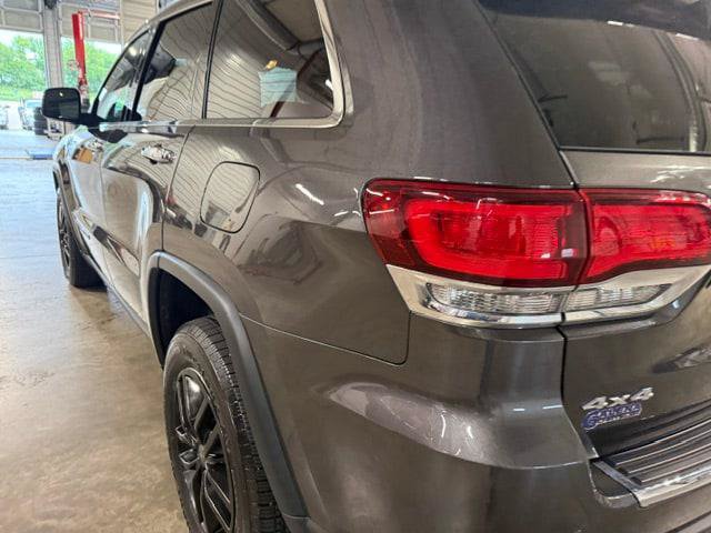Certified 2020 Jeep Grand Cherokee Limited w/ Trailer Tow Group IV AWD/4WD image 30