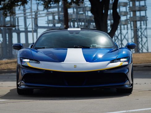 Used 2022 Ferrari SF90 Stradale image 8