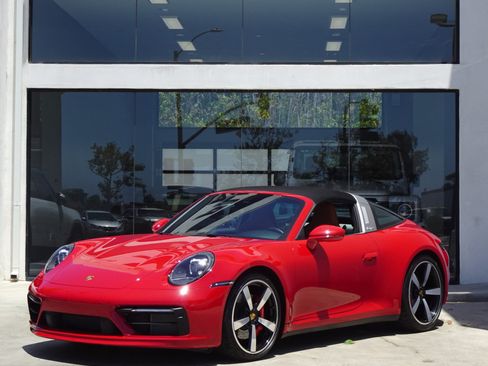 Used 2024 Porsche 911 Targa 4S AWD/4WD image 3
