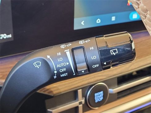 Used 2025 Hyundai Santa Fe Limited image 31