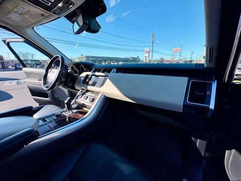 Used 2014 Land Rover Range Rover Sport HSE image 37