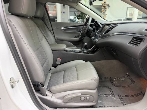 Used 2018 Chevrolet Impala LS FWD image 17