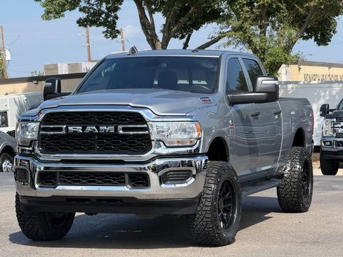 Used 2024 RAM 2500 Tradesman w/ Chrome Appearance Group AWD/4WD image 3
