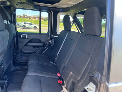 Used 2023 Jeep Wrangler Unlimited Sahara w/ Cold Weather Group AWD/4WD image 14